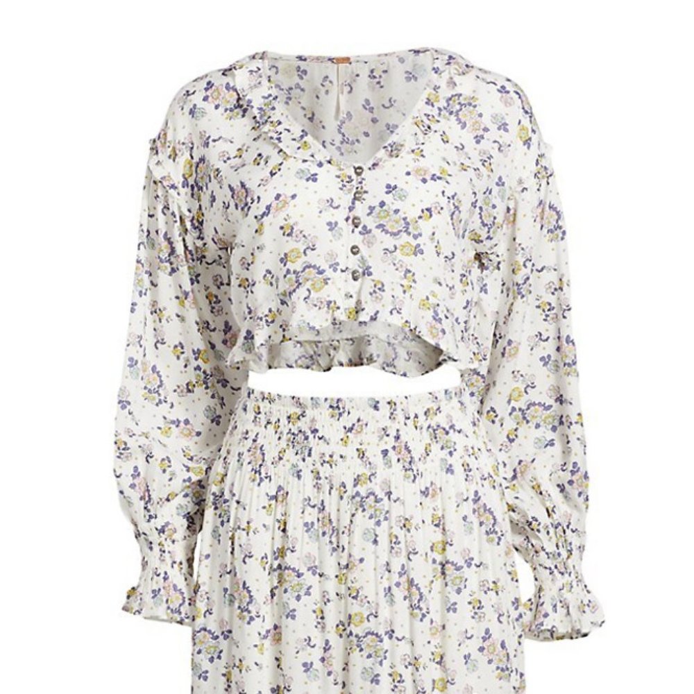 NEW Free People Secret Garden Floral Ruffle Button Front VNeck Crop Blouse Top L - Picture 9 of 12